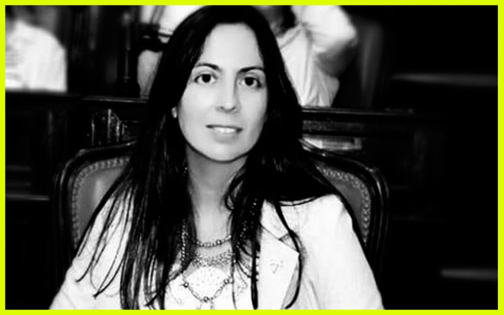 EL QUE AVISA NO TRAICIONA