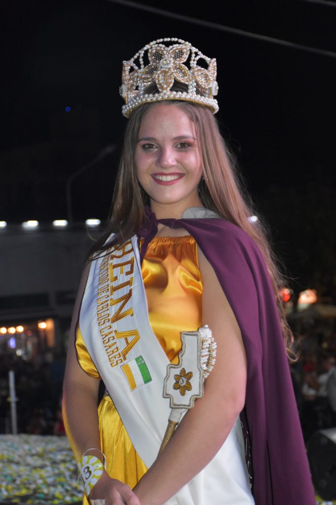 CARLOS CASARES ELIGIÓ A SU REINA