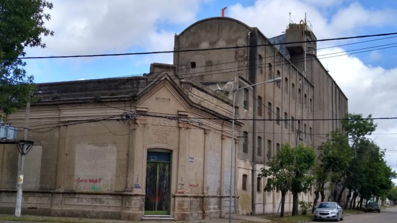 Los empleados suspendidos, luego de recibir el comunicado por correo, contestaron con el siguiente comunicado