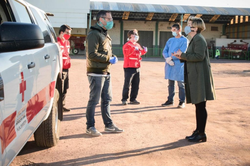 Vanina González recibió kits de programas de Promoción Sociocultural de Provincia y Cultura de Nación