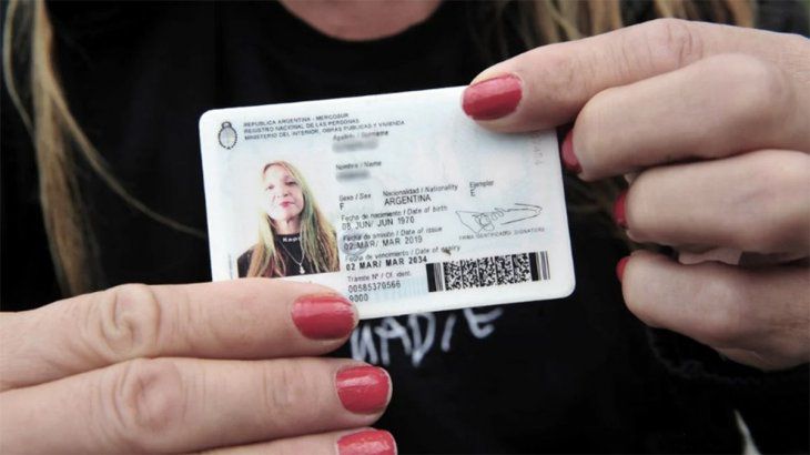 SI NO TE SENTIS NI HOMBRE NI MUJER, PONELE X