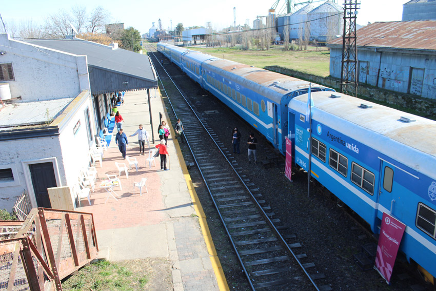 Llegó el Tren de Desarrollo Social y Sanitario a Carlos Casares