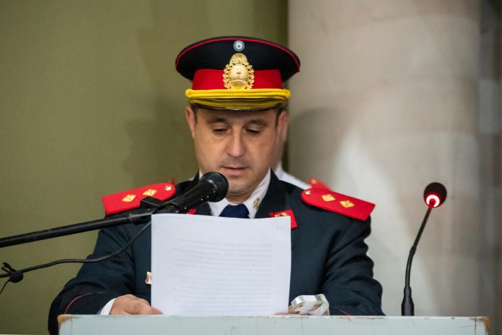 ENTREVISTAMOS AL FLAMANTE JEFE DEL CUERPO DE BOMBEROS