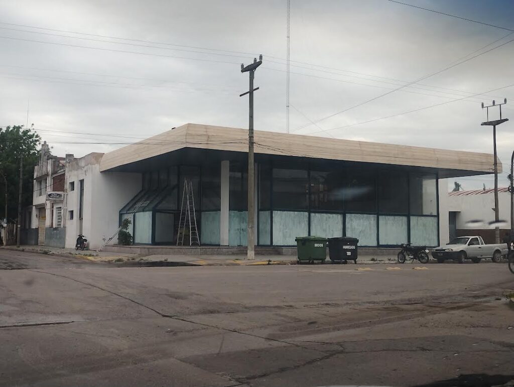 LA EX AGENCIA FORD VUELVE A TOMAR VIDA