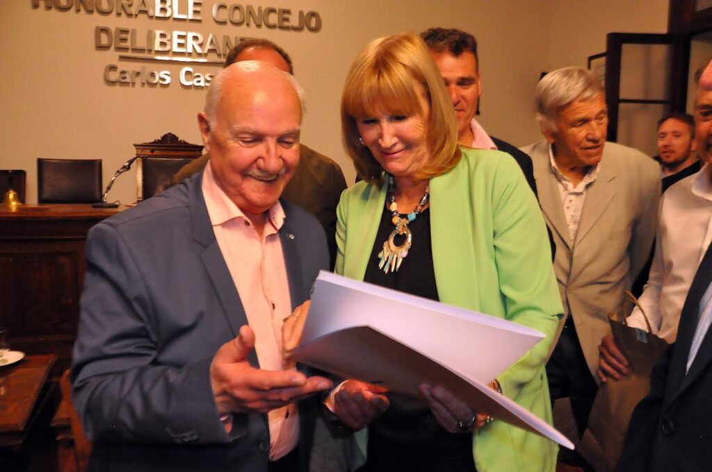 EMOTIVO HOMENAJE A HORACIO VITA