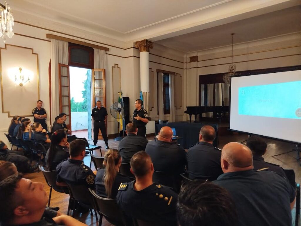 PARTE PRENSA POLICIA CARLOS CASARES